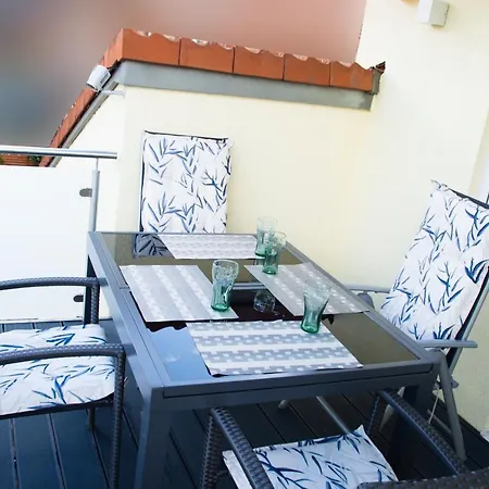 Naturnahe Schoene Neu Gestaltete Würselen