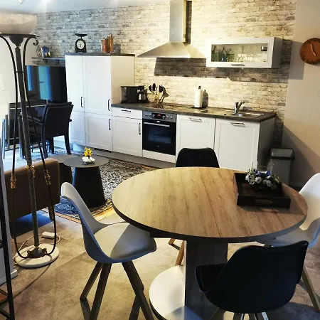 Apartment Naturnahe Schöne Neu Gestaltete Würselen