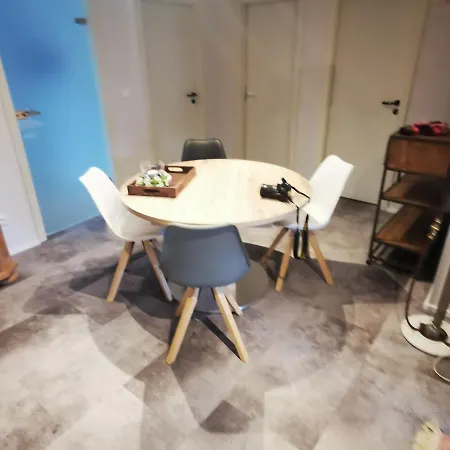 Naturnahe Schoene Neu Gestaltete * ヴュルゼレン